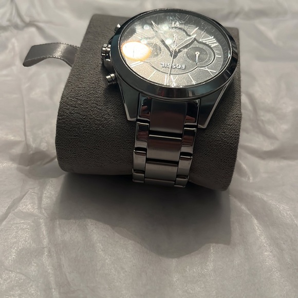 Silver Fossil Watch - Picture 5 of 5